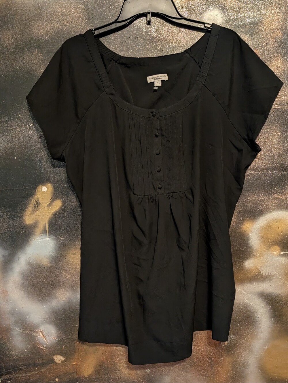 Liz Lange Black Scoop Neck Pintuck Button-Front Blouse
